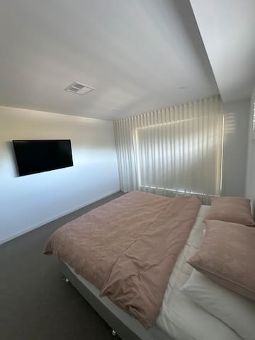 Hampton by the beach gallery image 3