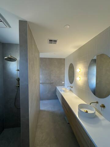 Hampton by the beach gallery image 5