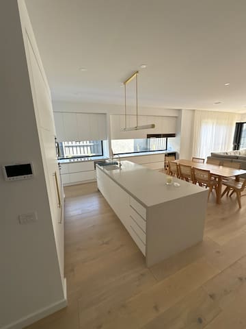 Hampton by the beach gallery image 4