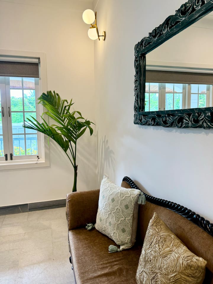 Living room image 5