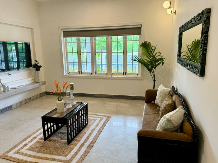 Living room image 6