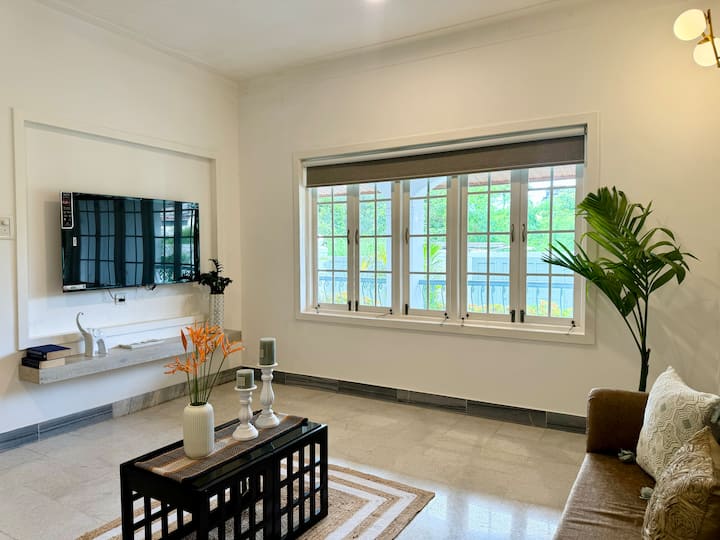 Living room image 10