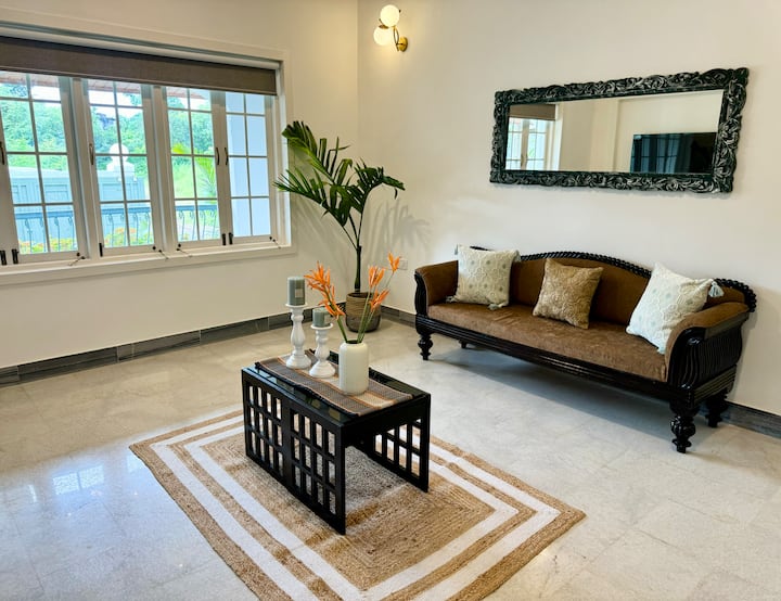 Living room image 7