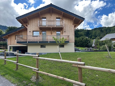 5-bed chalet - sauna and seasonal pool up to 12 p.
