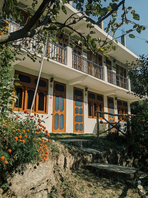 Private Hidden Riverside Homestay I Tirthan Valley