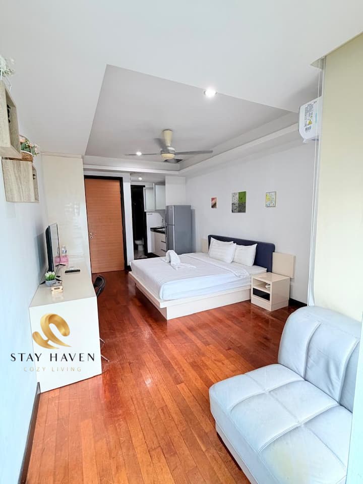 #031_215c, Work-friendly Studio | Pool | Wifi - Kuala Lumpur