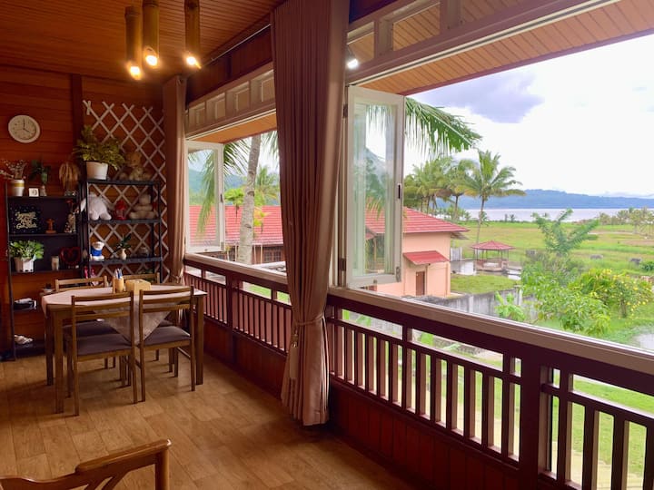 Cozy Wooden Home In Passo - North Sulawesi