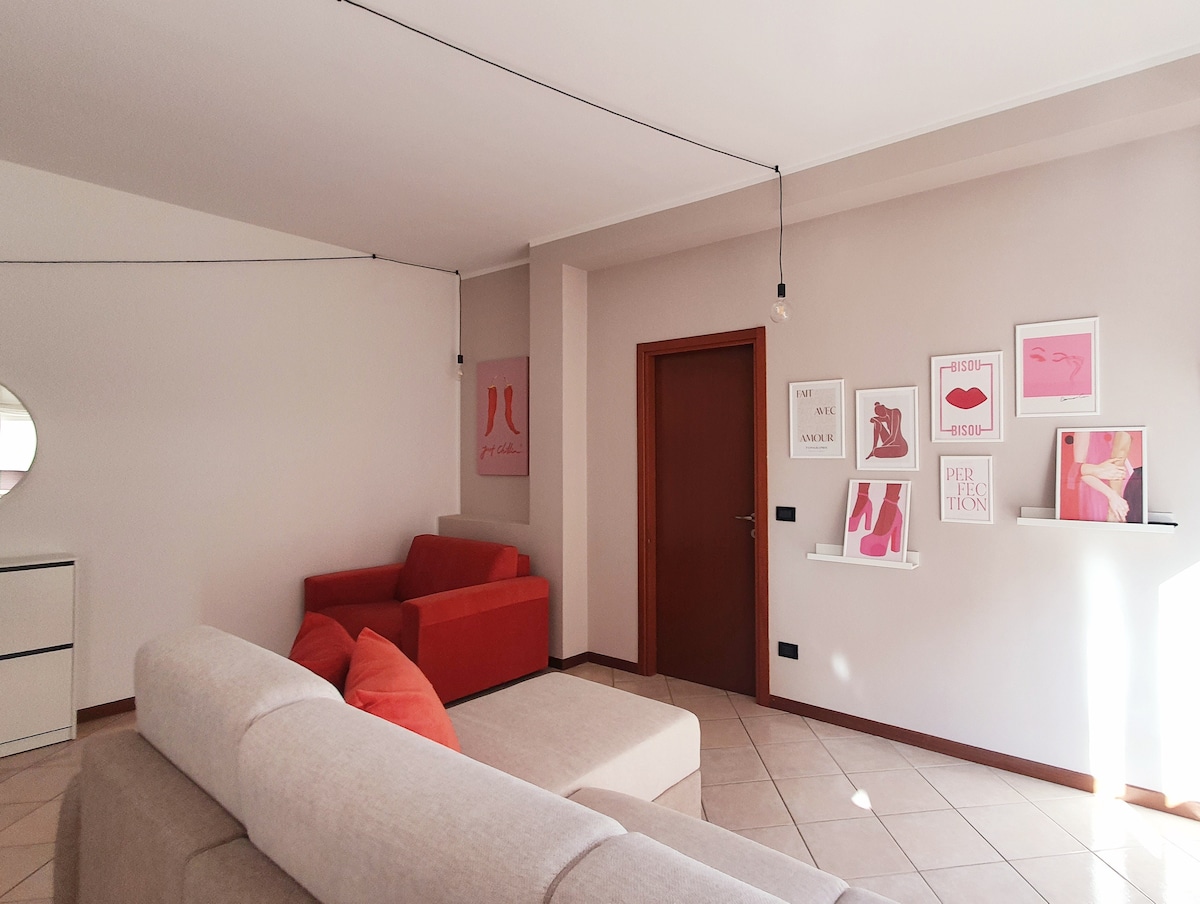 Proprietà Airbnb di successo: Rouge Apartment a Bergamo