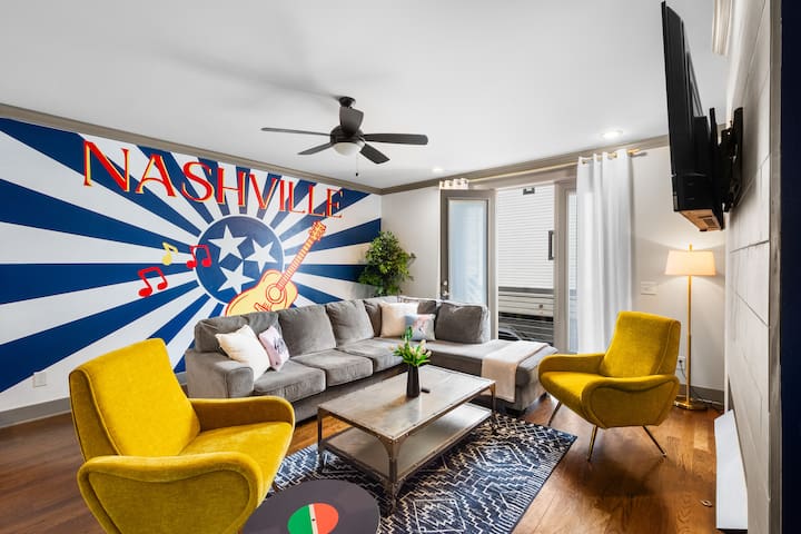 Nashville’s 3-Bed Stunner with Rooftop Deck