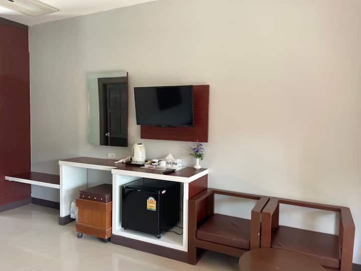 Phi Phi Adm Beach Deluxe Room - Ko Phi Phi Don