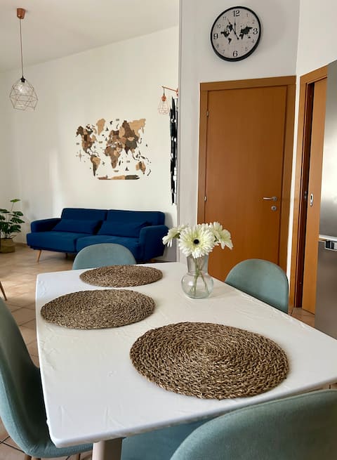 The Triangular Little House