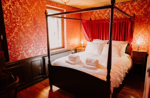 Popular Airbnb listing: Harry Potter House | Amiens - near the city center in Amiens