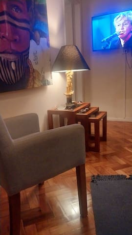 Hermoso apartamento dos dormitorios prox. Arpoador