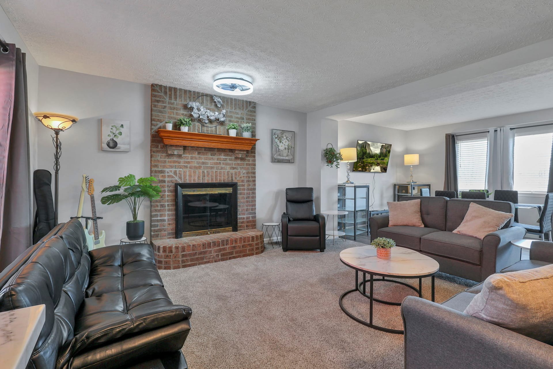 Grove City Oasis: 3BR/2 car garage/Sleeps 9