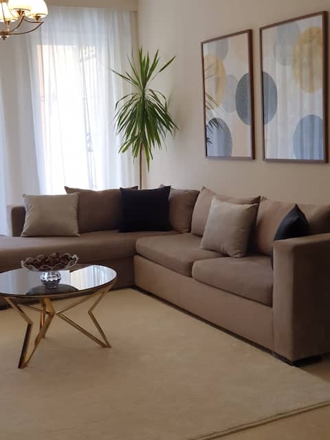 Dreamland Stylish 2BD with a garden & pool access