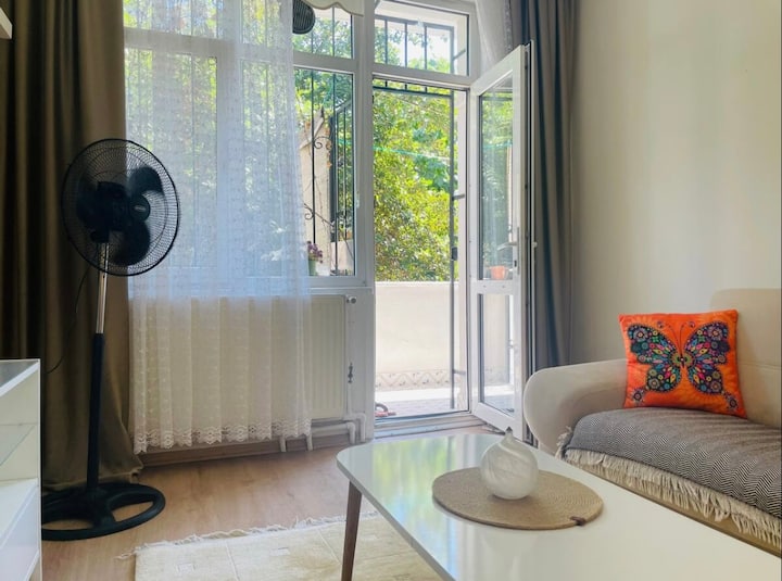 Aileler Için Merkezi Ve Balkonlu - Zeytinburnu
