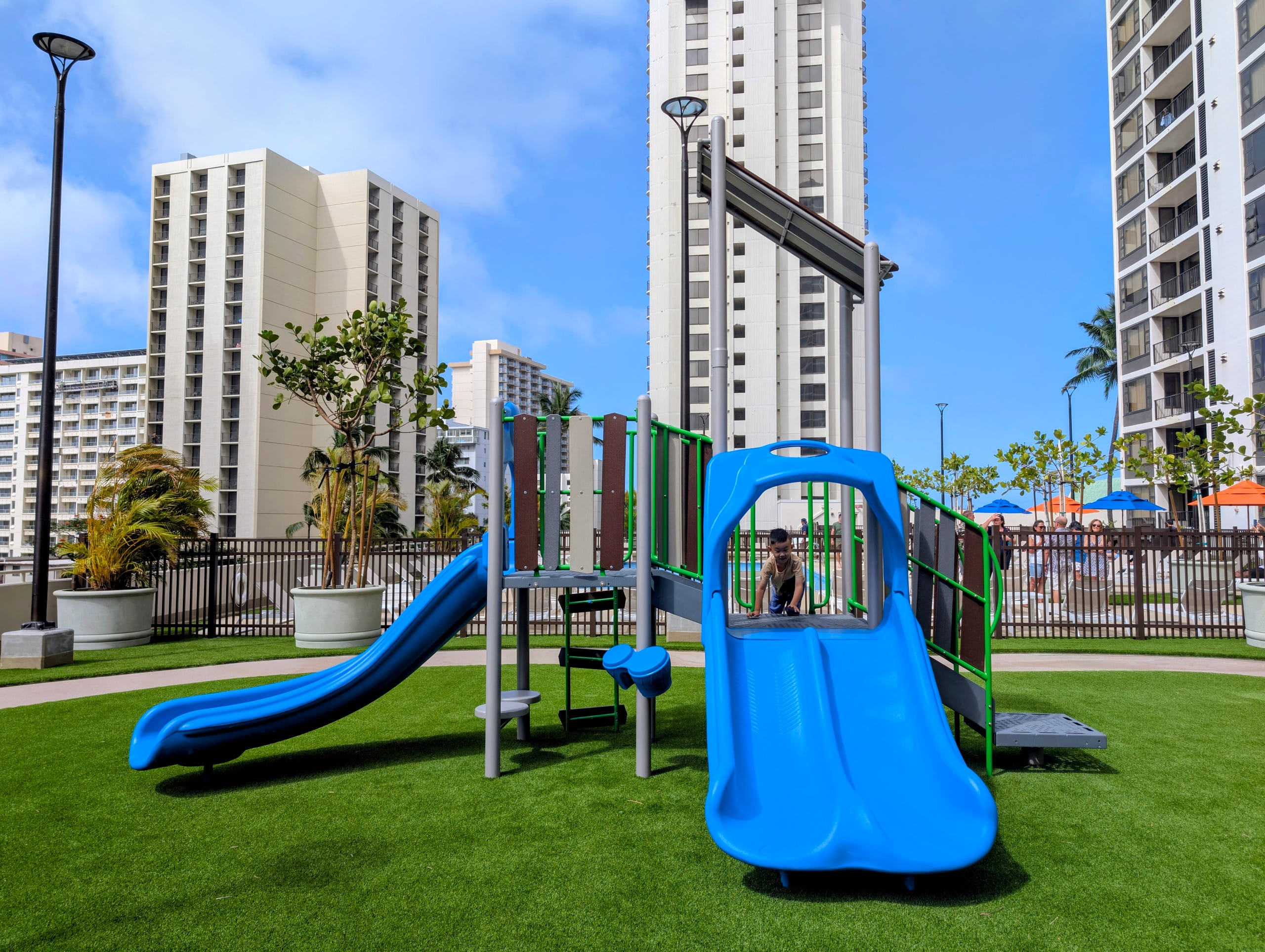 Condo in Honolulu · ★4.98 · 1 bedroom · 3 beds · 1 private bath - Image 24