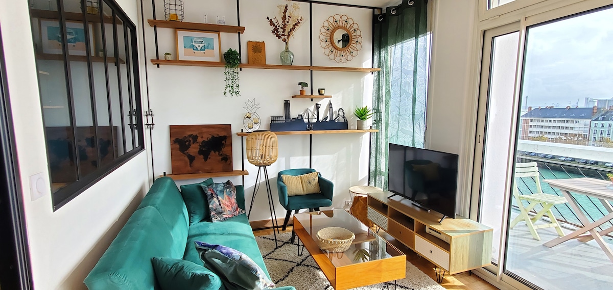 Top Airbnb: Super central 2-room apartment with balcony in Le Havre