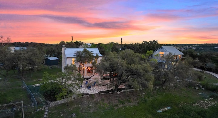 *New Ultimate Compound Retreat W Pool, Fire Pit + - ドリッピング・スプリングス, TX