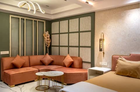 Auraa Premium Suites: Jacuzzi & Pool in Rajarhat