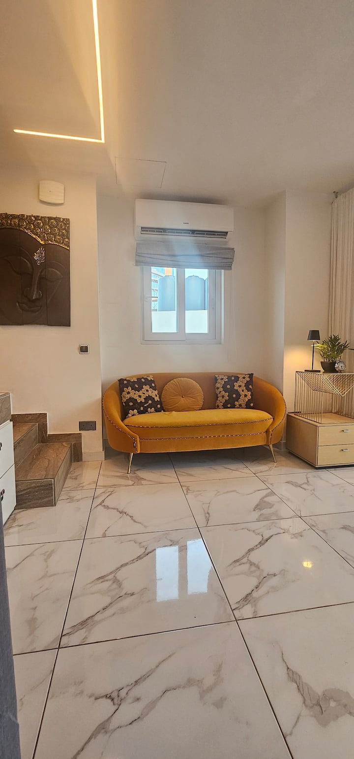 Just A Minute Walk To Mercury Shopping Centre! - Pembroke, Malta