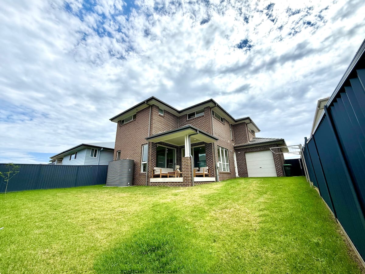 Spacious & Cozy Family 6 Bedroom Home in Wilton, photo 5