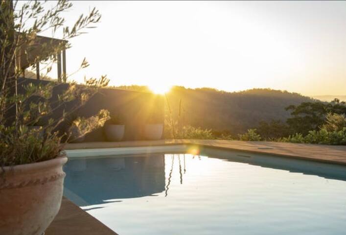 Luxury Hilltop Sanctuary-Bellingen’s best views! gallery image 2