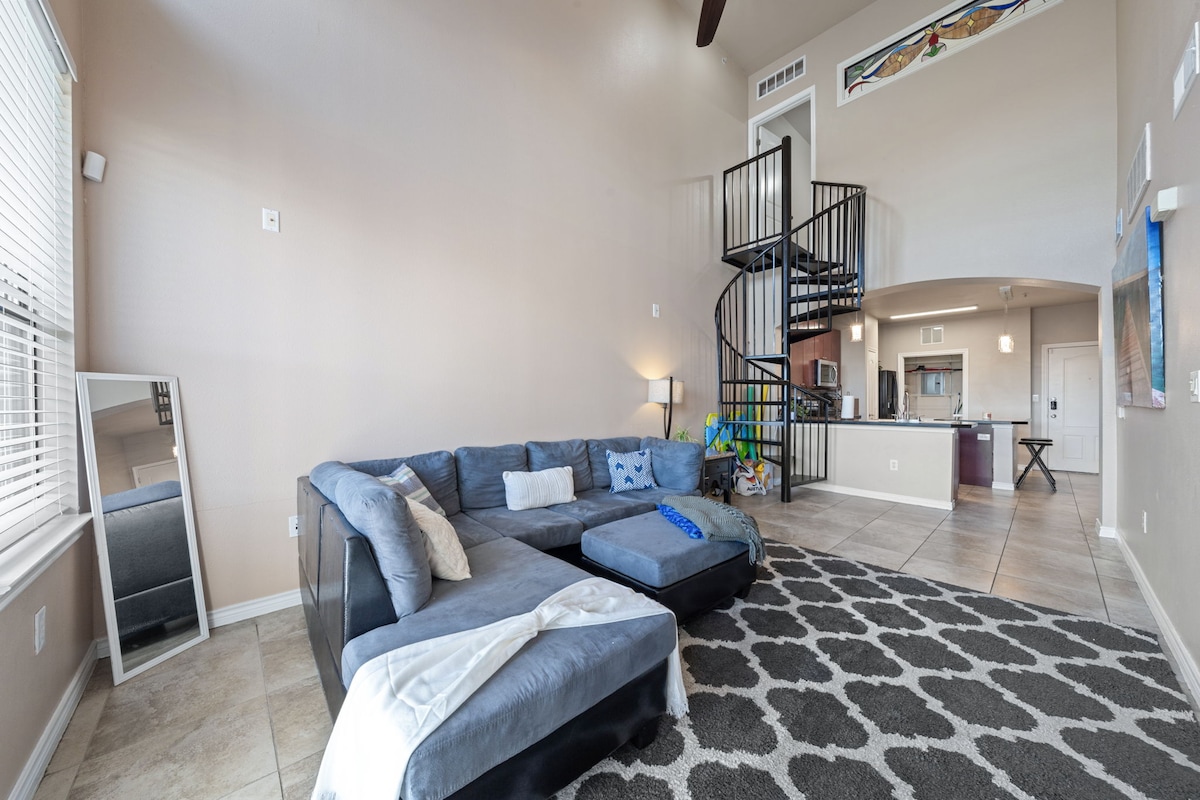 Beautiful Penthouse in Downtown ATX near UT Austin
