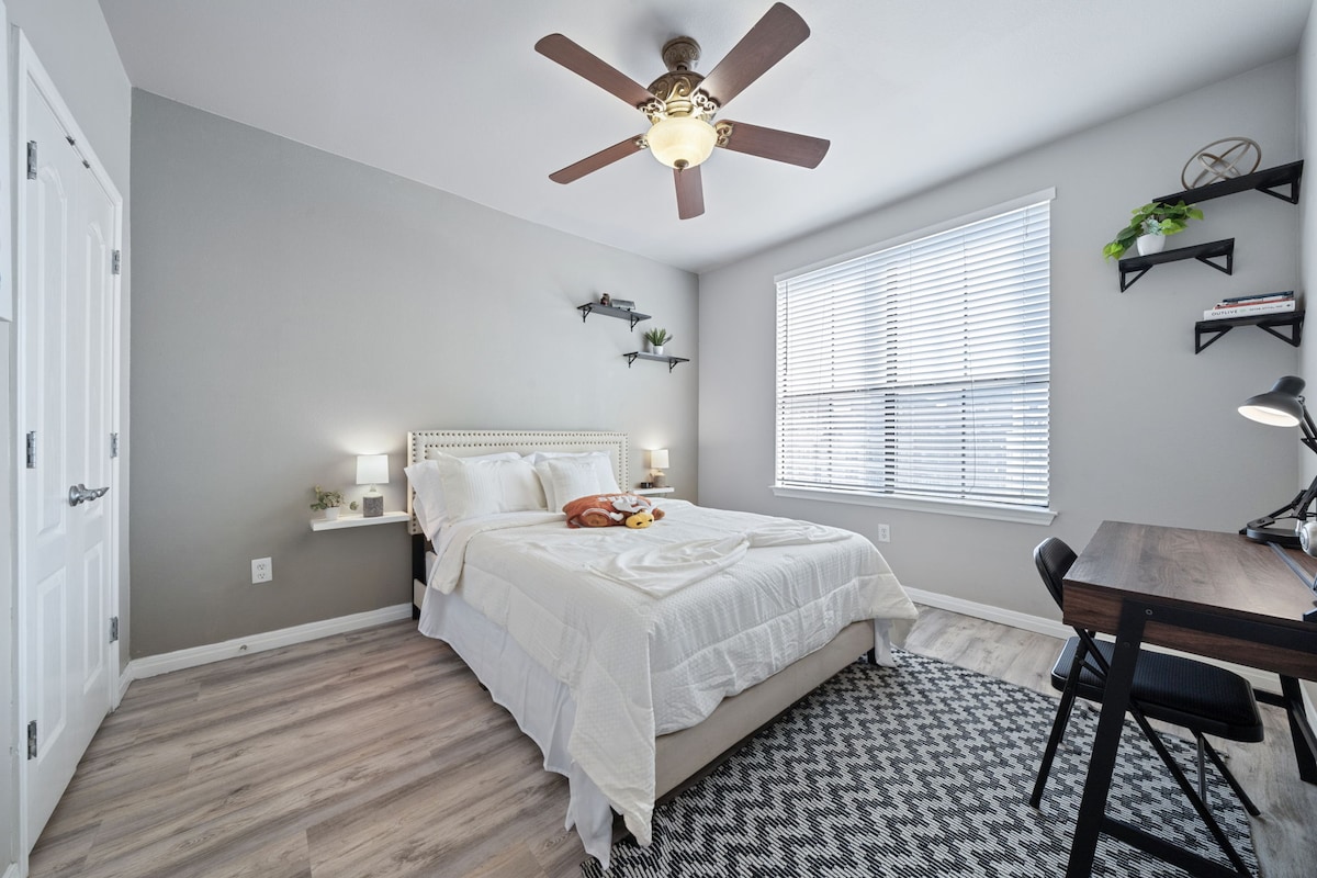 Beautiful Penthouse in Downtown ATX near UT Austin
