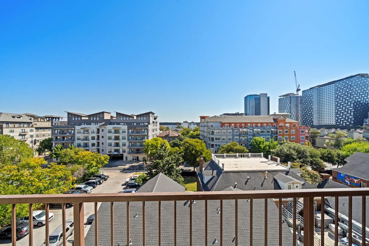 Beautiful Penthouse in Downtown ATX near UT Austin