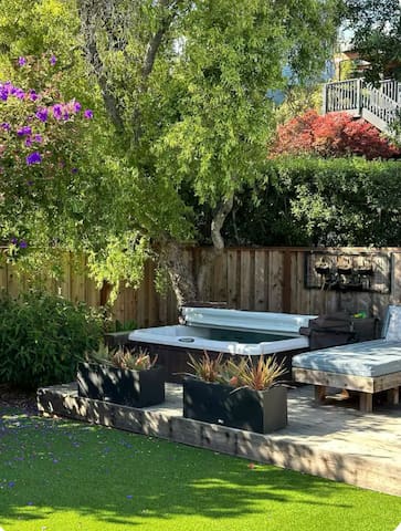 Spacious Coastal Retreat near the Harbor/Beaches