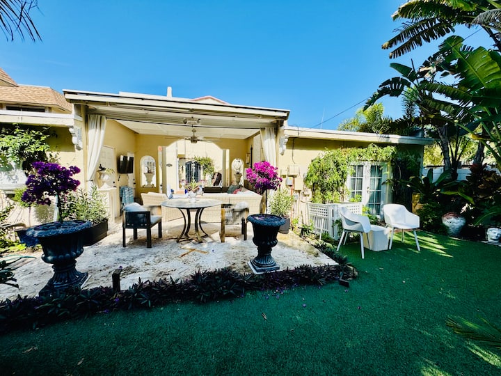 808 Park Place