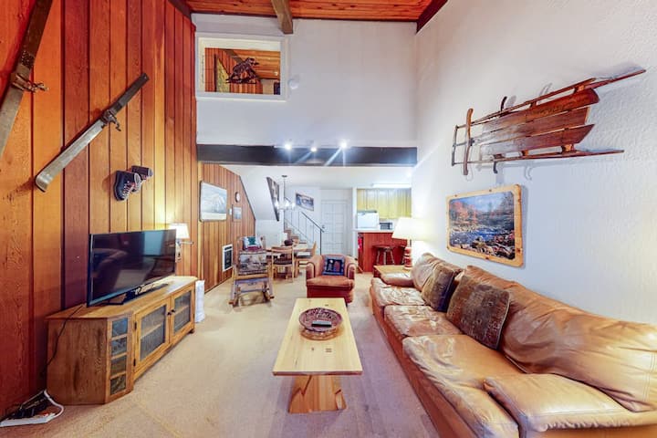 Spacious Cond W/ Shared Pool, Game Room, And Sauna - June Lake, CA