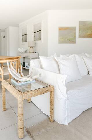 Little Cove Luxury Apartment gallery image 5