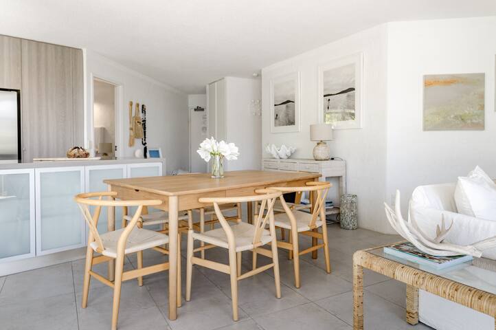 Little Cove Luxury Apartment gallery image 3