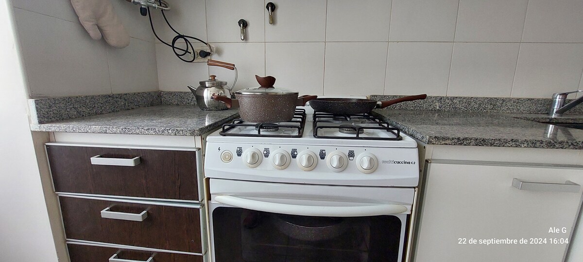 Successful Airbnb property: A bright, centrally located apartment in Santa Cruz