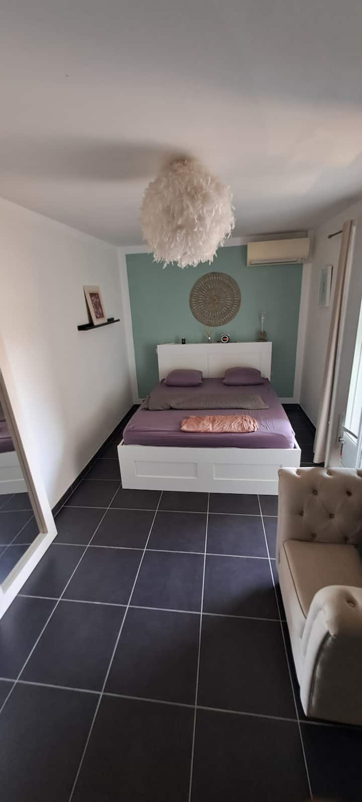 საძინებელი 1