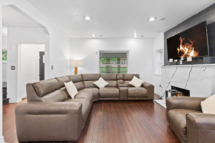 Luxury Stay in the Beverly Hills of Chicago gallery image 2