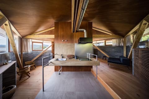 Private lodge like a secret base/Enjoy the sea, sunset, BBQ, tent sauna/Capacity 7 people (recommend