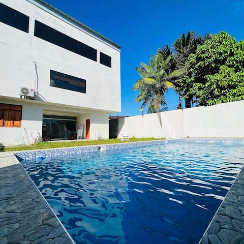 Large Cozy House / Pool – A/C, Mall, and Apartment