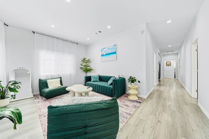 Great Location w spacious backyard | DTLA | USC |