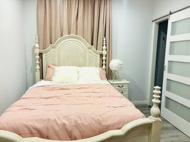 Great Location w spacious backyard | DTLA | USC | gallery image 4