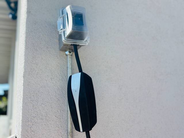 Great Location w spacious backyard | DTLA | USC | gallery image 5