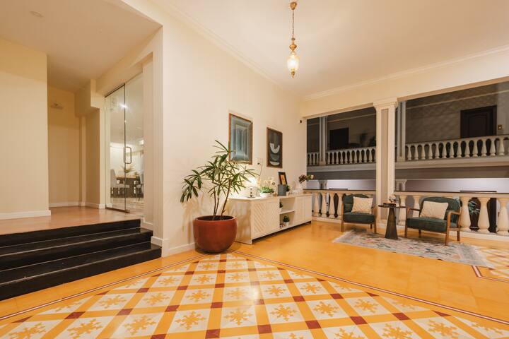 Living room image 7