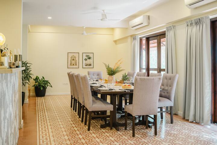 Dining area image 1