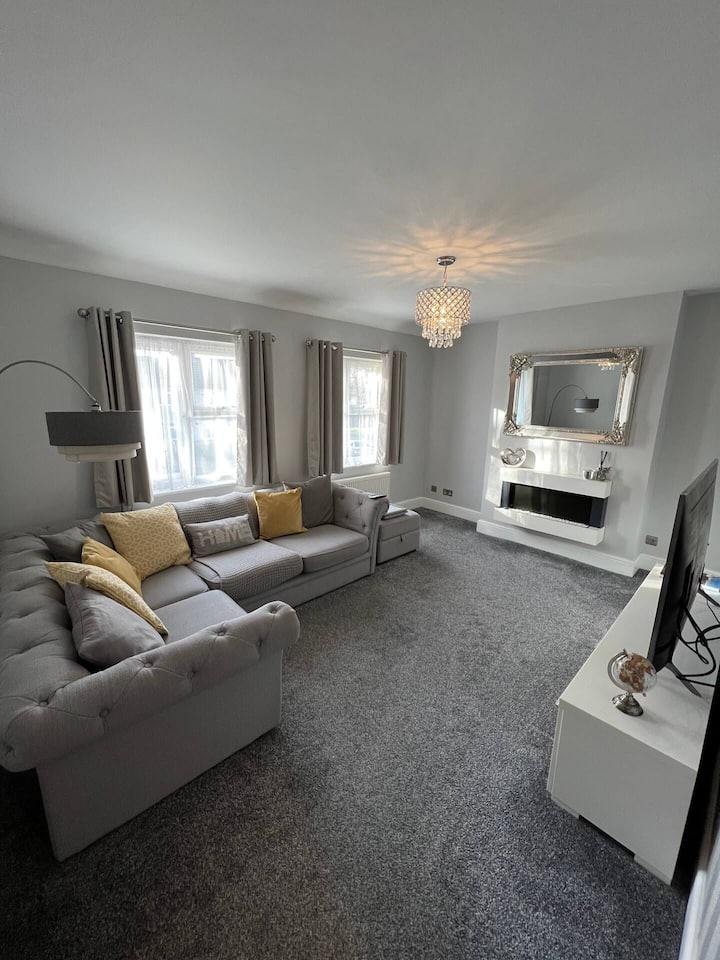 Modern Flat Near Heathrow, Parking + Fast Wifi - 沃特福德