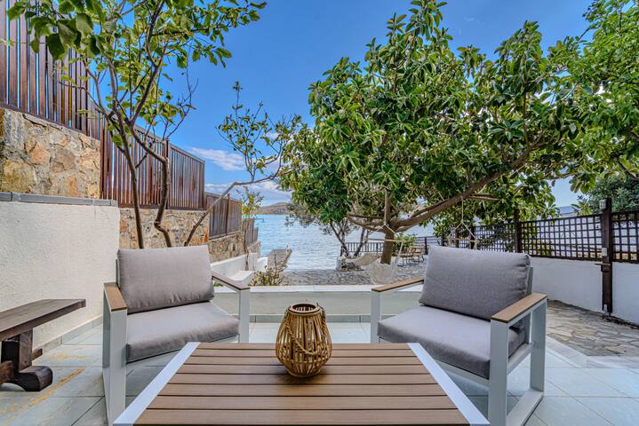 Tsifliki Beachfront Retreat gallery image 3