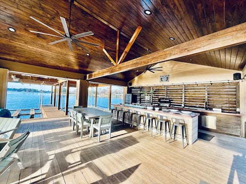 Ultimate Lake Resort Xtravaganza | Lake Conroe