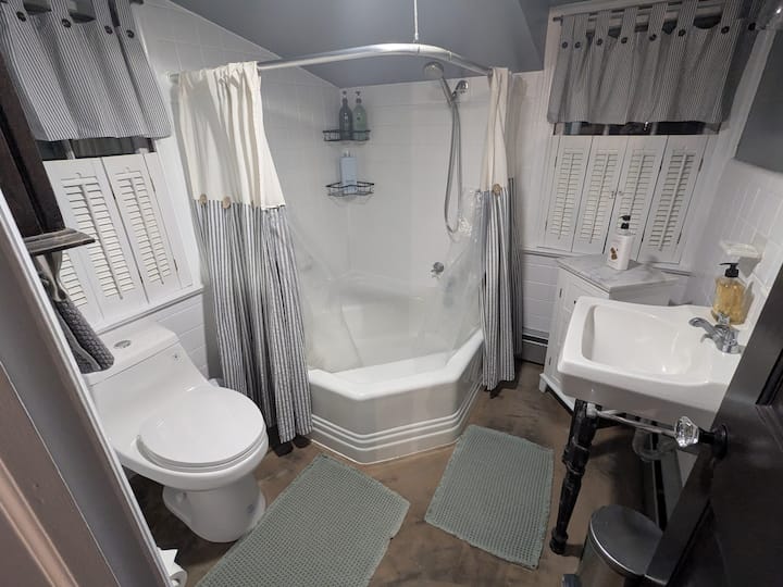 Water View Historic Tennis Club - 3br 2.5bath - Houses for Rent in