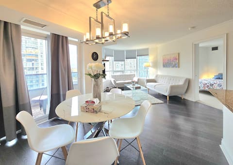 Top performing Airbnb: Modern 3-Bedroom Apartment in Willowdale